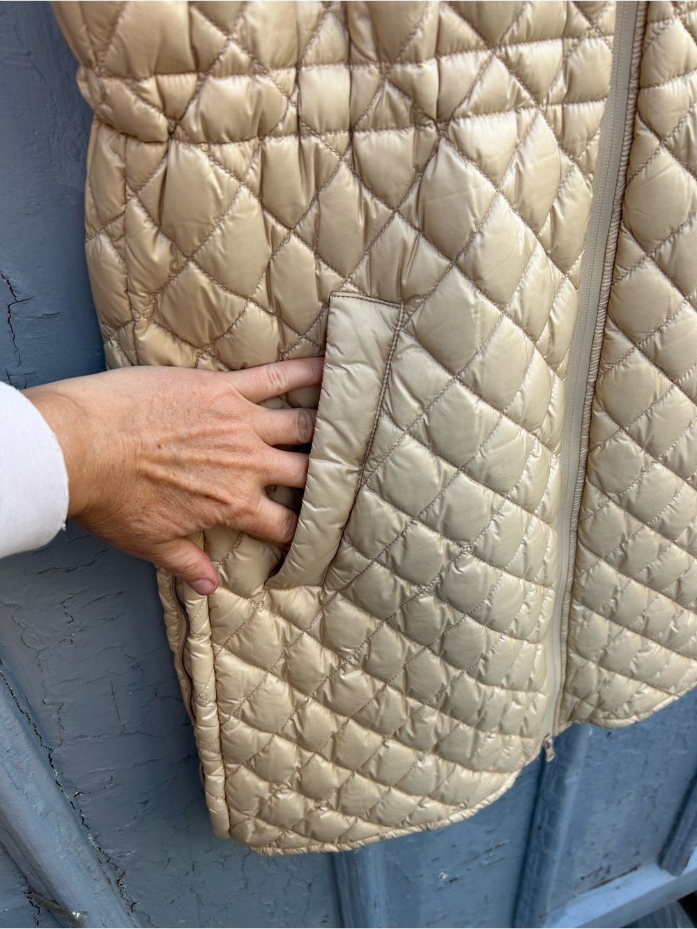 MaxMara Leisure Sleeveless puffer jacket, BNWT, size 12 (fits small) - Picture 8 of 16